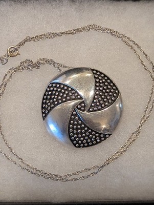 925 12.5g Sterling Silver Antique Thailand Hemisphere Pendant & 21'' Rope Chain