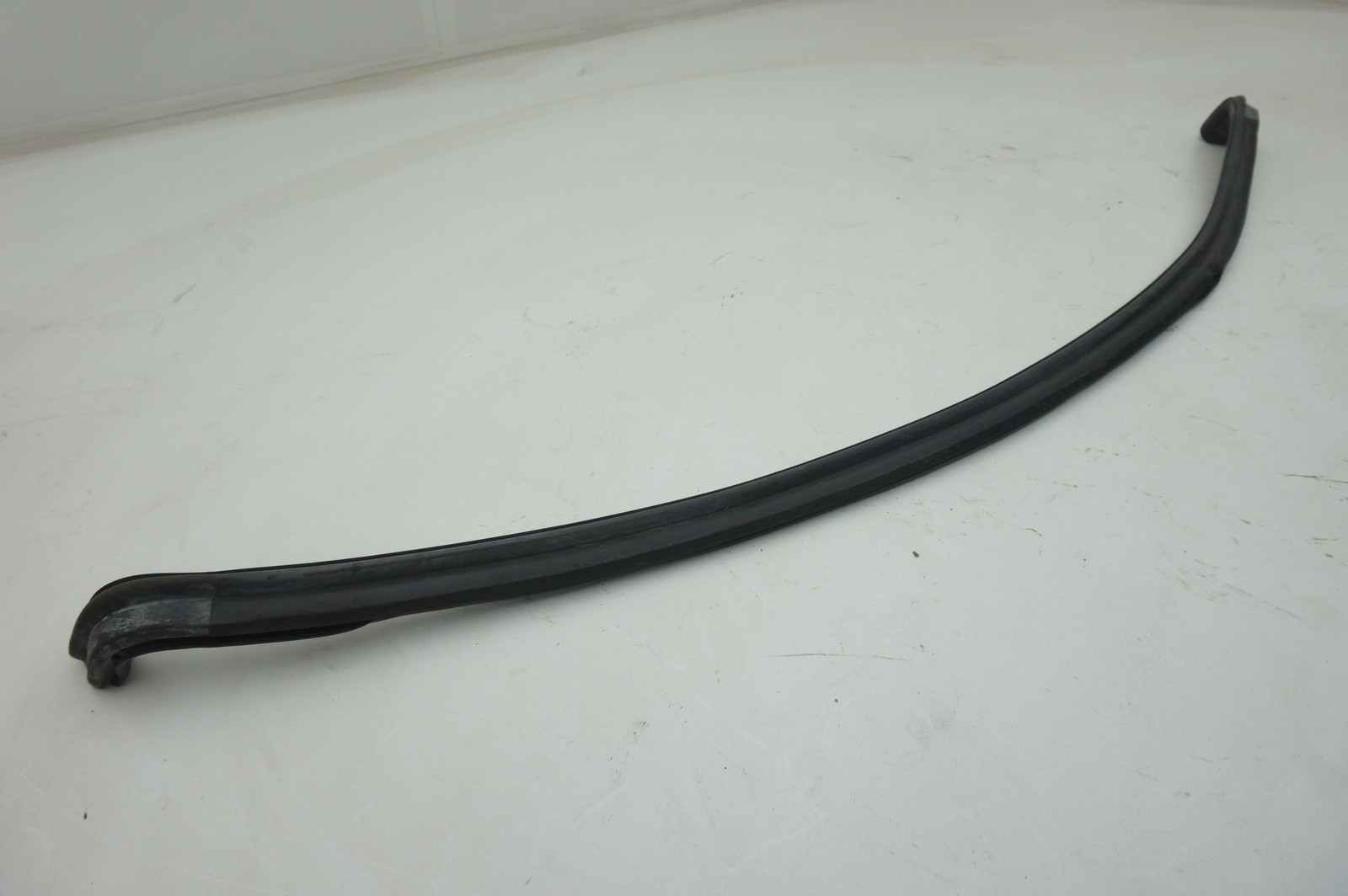 Roof Tub Weather Strip Seal Rubber Gasket OEM 82201000 Ferrari 488 Spider 2017