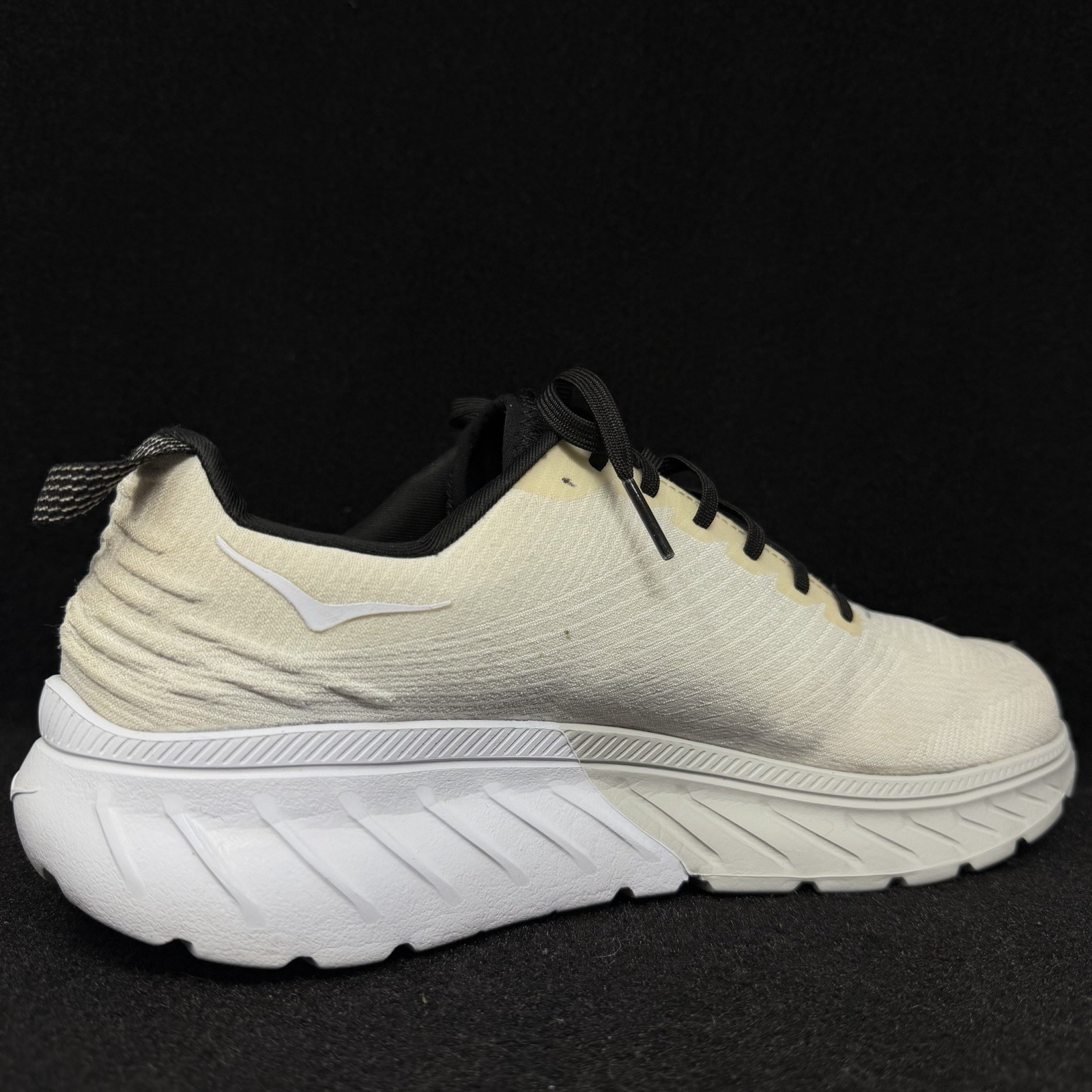 Hoka Mach 3 Men’s Size 10.5 White Gray Athletic Road Track Running Shoes. thumbnail 4