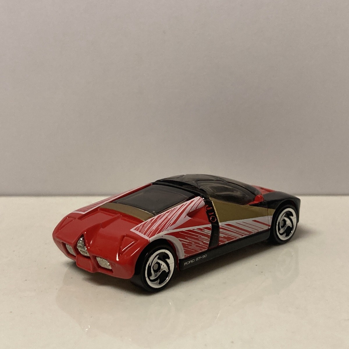1995 95 Ford GT90 Concept Collectible 1/64 Scale Diecast Diorama