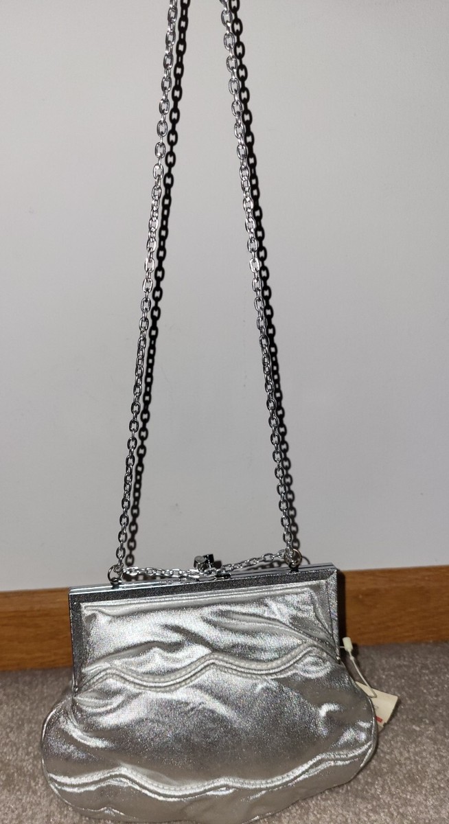 バッグ Chain Kiss-lock HandBag Silver studs Y2k 新作商品 Chain Kiss-lock HandBag Silver studs Y2k 【公式通販】