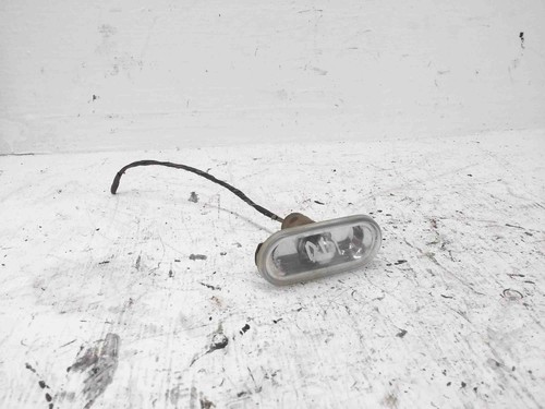 VW CADDY III Furgon 2KA, 2KH, 2CA, 2CH Kotflügelblinker vorne rechts 27703731