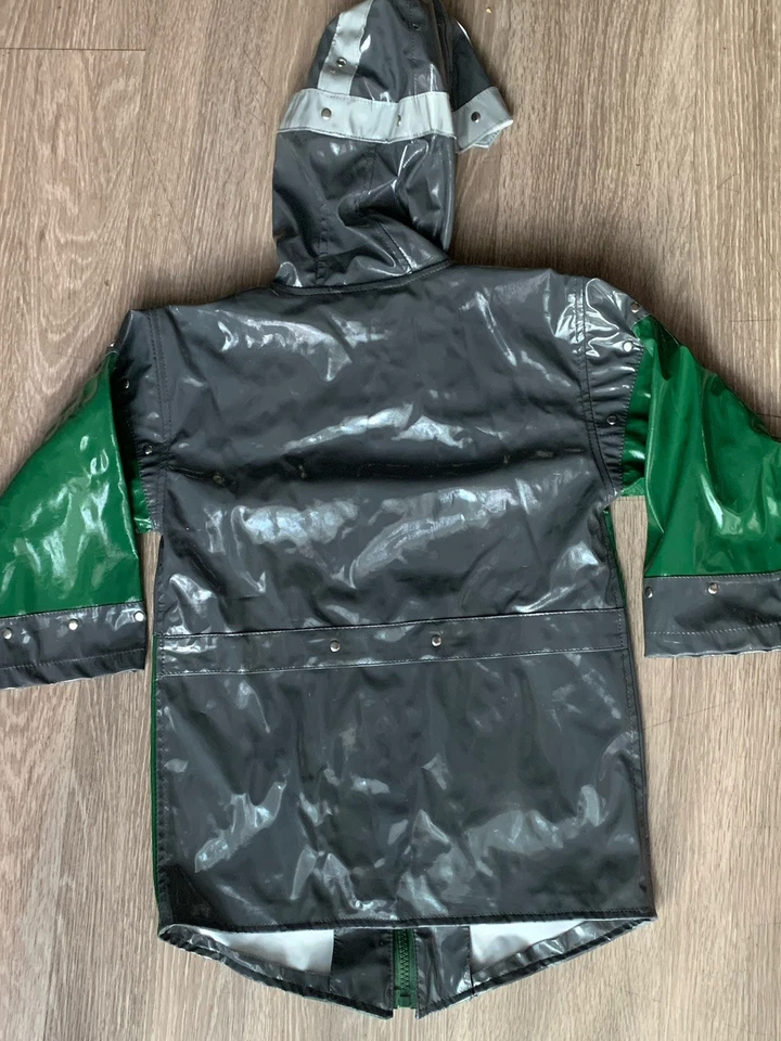 KIDORABLE DRAGON KNIGHT RAINCOAT, SIZE 3T, 100% POLYESTER, 100% NYLON LINING NNB - Image 2 of 4