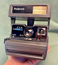 Working vintage Polaroid 636 CloseUp for Type 600 Film passport box