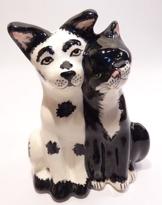 ENGLAND, Tuxedo Cat & Dog Buddies Pie Bird Vent BLP Babbacombe Pottery