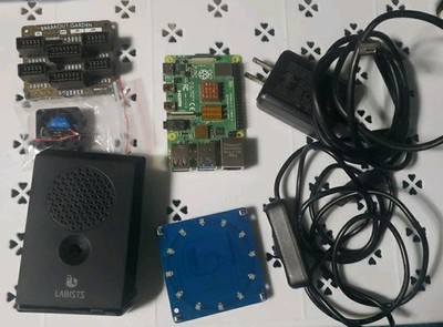 Rasberry Pi 4 - Model B with Accessories - D9WHV