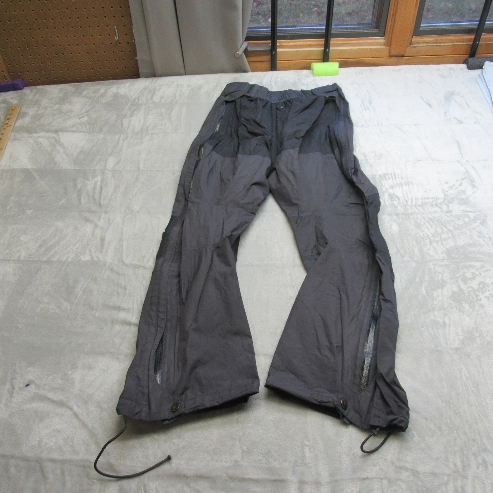 Patagonia Snow Pants Women 6 Black Waterproof Winter Wind Rain Ski Outdoor 28x26