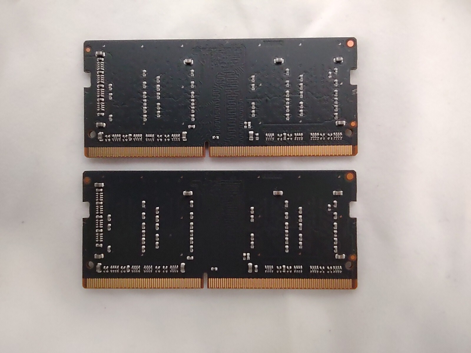 8Gb (2 x 4Gb) Micron MTA4ATF51264HZ2G6E3 DDR4 2666 MHz SODIMM memory