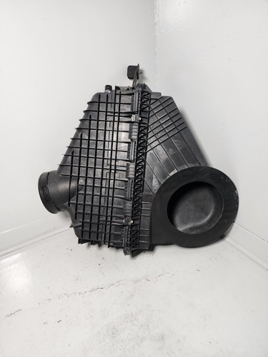 FREIGHTLINER CASCADIA Air Cleaner HOUSING:03-42776-000 NEW