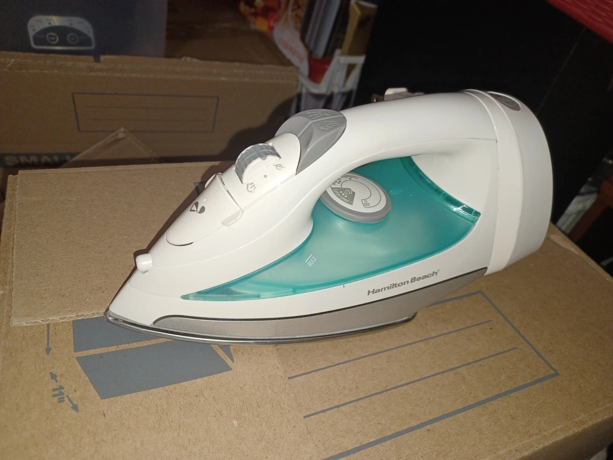 Iron with 2024 retractable cord