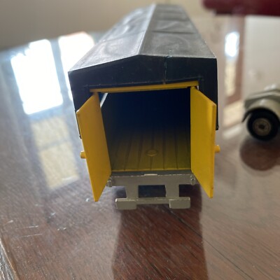 Miniature Camion semi remorque 2 essieux à plateau Magirus DEUTZ 4X2