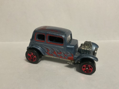 HOT WHEELS 1/64 diecast 32 Ford Vicky 1968 - Picture 2 of 3