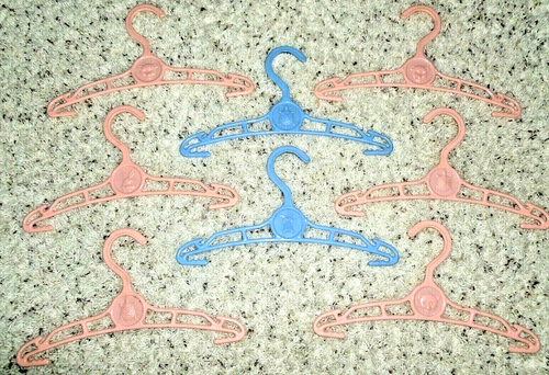 Collector's Antique Baby Hangers 8 Pink & Blue From 1950's w Misc. Animals USA - Bild 2 von 7