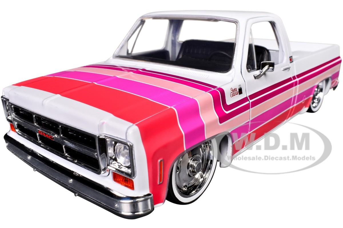 1976 GMC SIERRA GRANDE 15 PICKUP WHITE 1/24 DIECAST MODEL BY M2