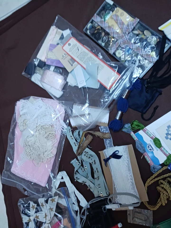 Lot mercerie, couture - loisirs créatifs  - Photo 3/4