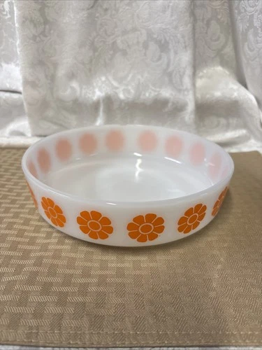 Vintage Federal Glass Orange Daisy Milk Glass Casserole Dish 8” w/ Lid