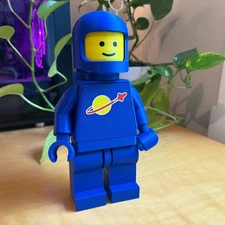 Giant LEGO Spaceman Figure – Retro Classic Space Inspired Display Model