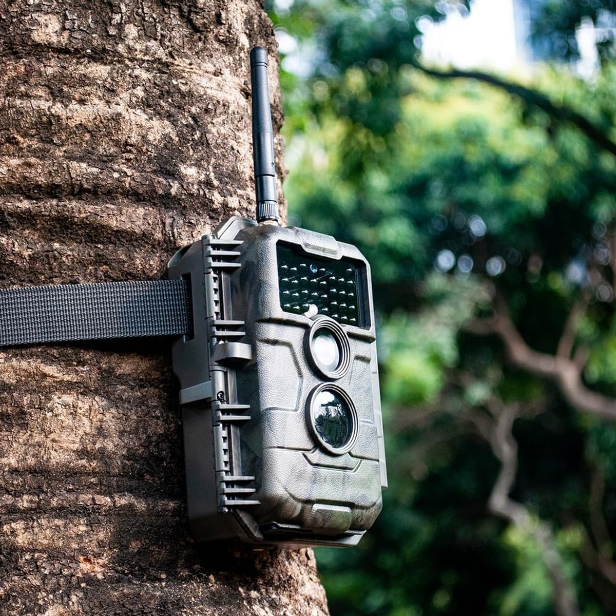 GardePro E6 Trail Camera WiFi 48MP 1296P Game Camera with No Glow