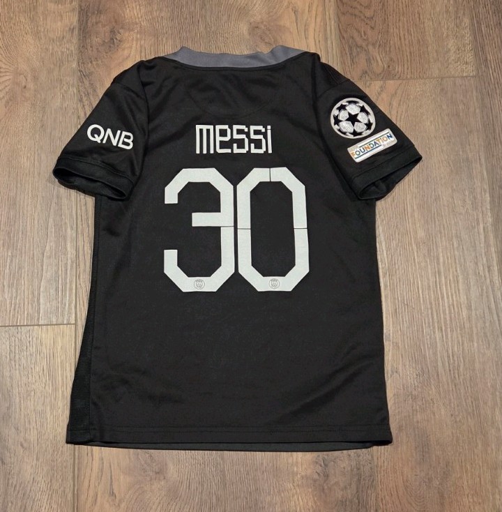 Saint-Germain Lionel Messi Youth Soccer Jersey Medium #30 Football Argentina