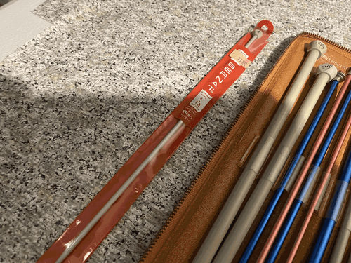 Large lot of 36 Knitting Needles in nice case- many sizes and brands look! - Picture 4 of 8