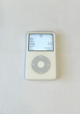 Apple iPod classic 5th Generation White (30 GB) (MA002LL) W New