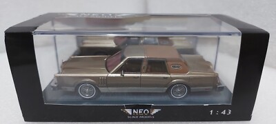 Lincoln Continental Mark V Dunkel-grün-met./braun NEO Scale Models 43550 23281 06