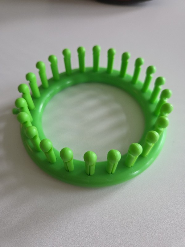 Small Knitting Loom Round 24-Peg 5.5 Diameter Green Plastic Knitting Machine