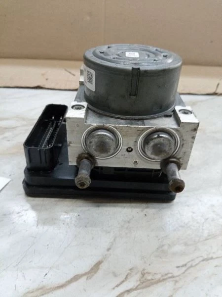 Bomba ABS híbrida Lincoln MKZ 2014-2016 DG98-2C555-BD Foto 2 de 4