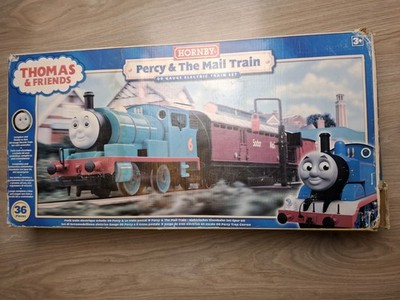 Hornby Thomas & Friends Percy & The Mail Train Spur OO Zugset komplett