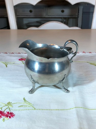 Vintage Art Nouveau Pewter Footed Sugar Bowl and Creamer Set - Picture 5 of 8