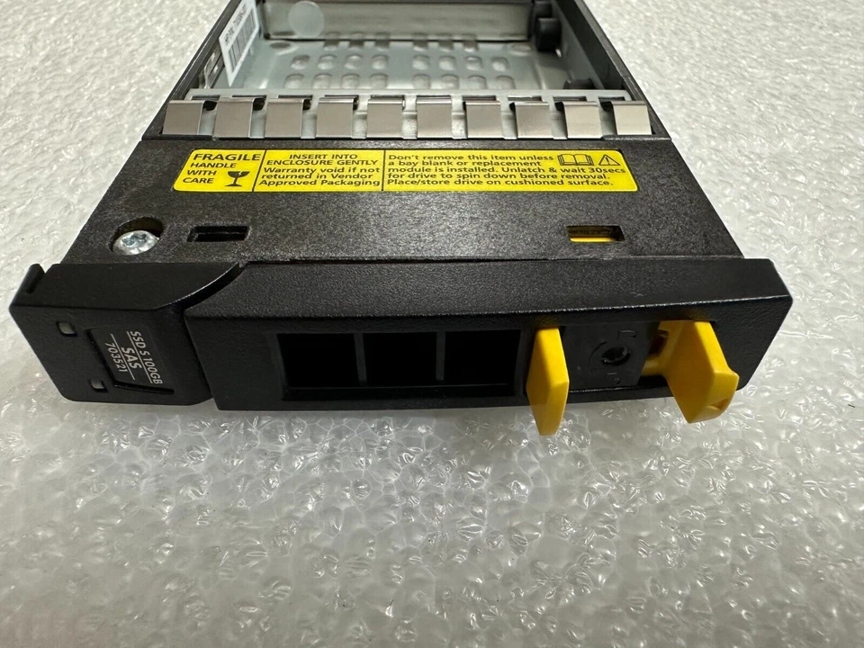 HP 100GB SAS 2.5”SSD 6GB 702506-001 5697-2160 with Caddy for 3PAR 7000 - Image 4 of 4