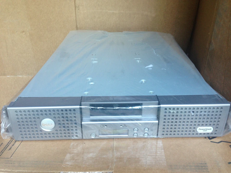 DELL PV124T LTO5 SAS LIBRARY DW33F 2 MAGAZINES 16 SLOTS AUTOLOADER - Image 2 of 2