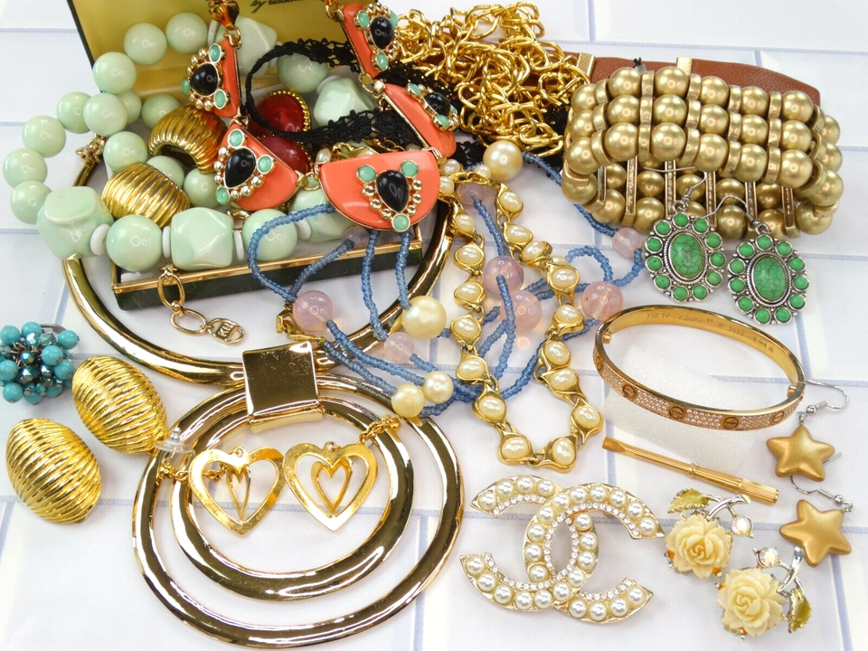 HIGH END Estate Vintage Now Jewelry Lot UNSEARCHED Wearable SOME SIGNED