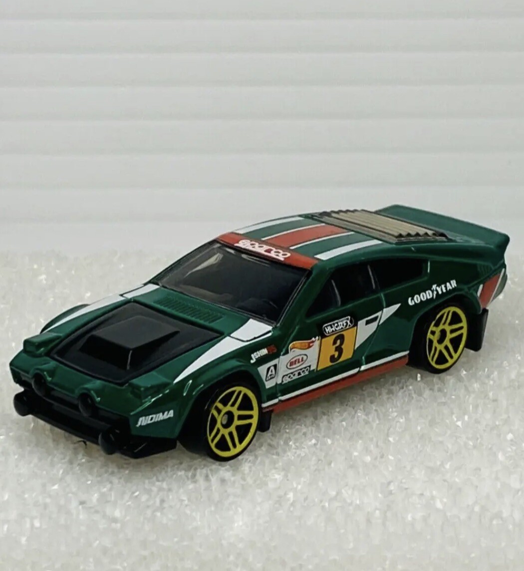 2023 Hot Wheels #5 Retro Racers 2/10 DIMACHINNI VELOCE Green -New Loose