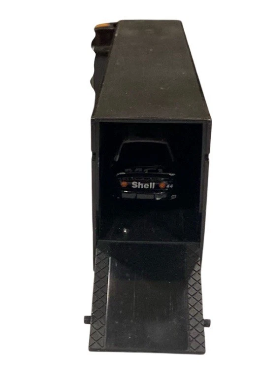 LIMITED EDITION 1:64 SHELL RACING TRANSPORTER And Race car - Image 4 of 4