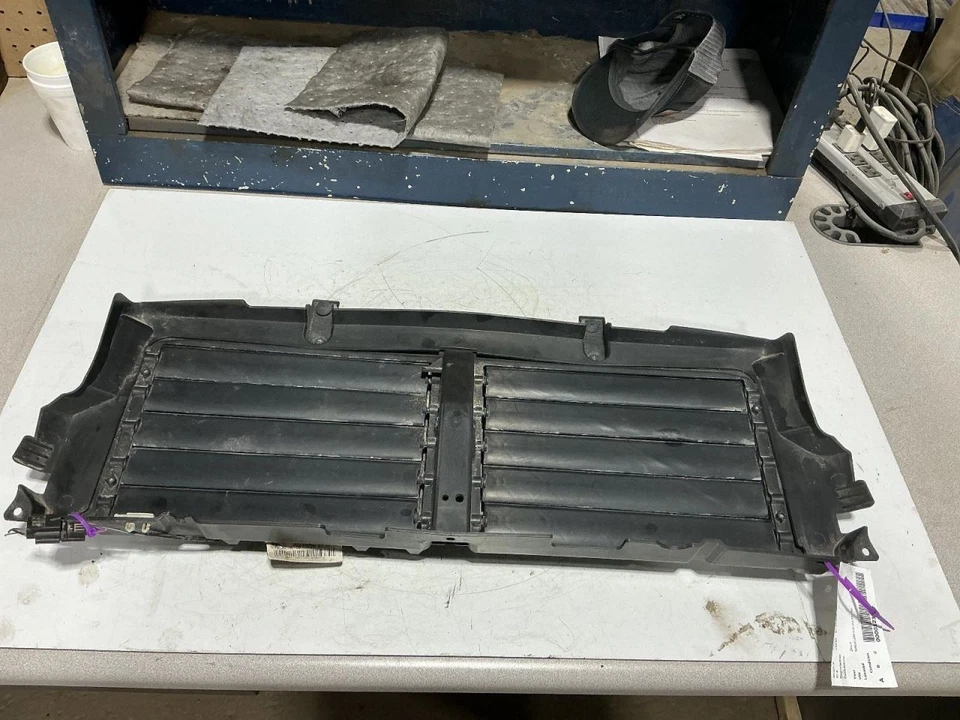 Air Shutter Fits 16-23 JAGUAR XF 834144 - Image 2 of 4