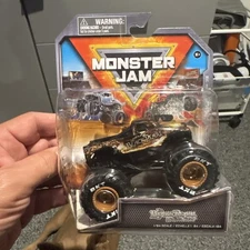 Monster Jam Truck Black Pearl Series 38 1:64 Spin Master 2024 In Hand!!