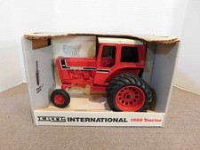 Ertl Diecast 1/16 Scale International 1566 Tractor