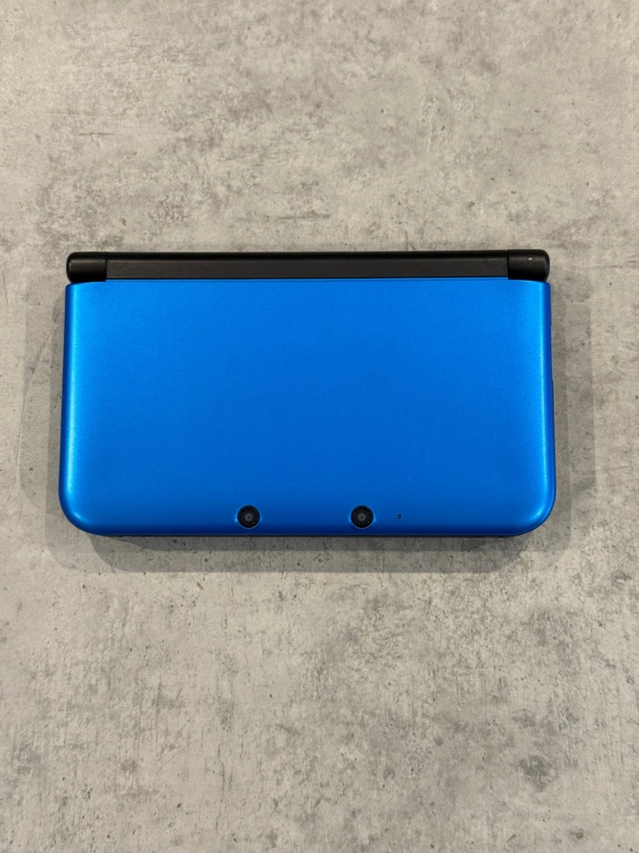 Nintendo 3DS XL Spielkonsole Blau/Schwarz Handheld - Gebraucht - Bild 1 von 4