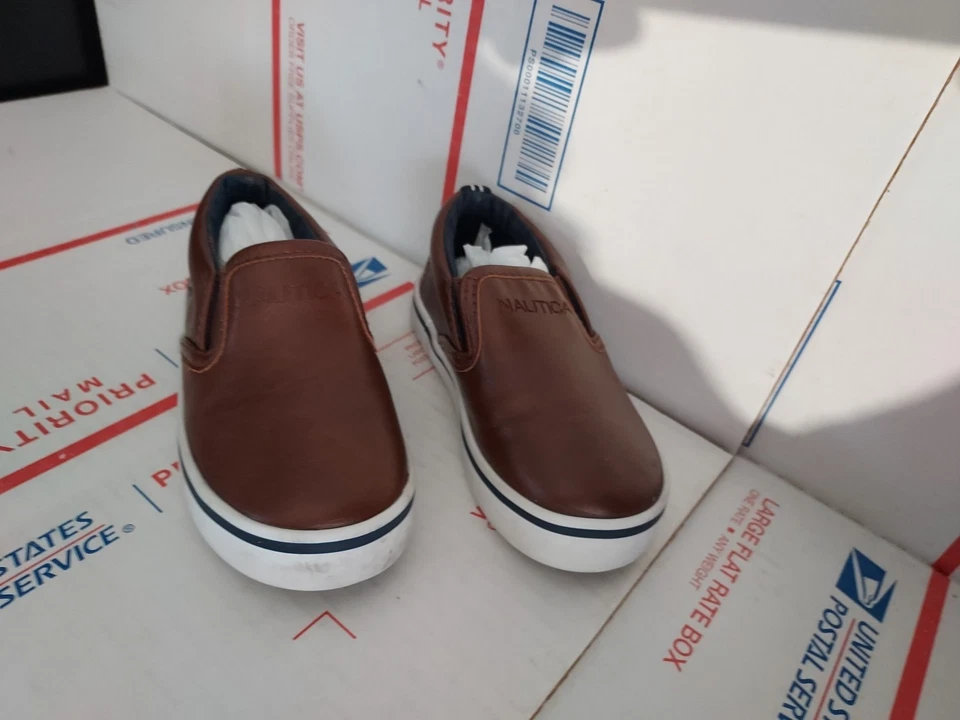 Nautica toddlers Slip-On Casual Shoe Sneaker NEW Akeley toddler size 13 (#00R) - Imagem 3 de 4