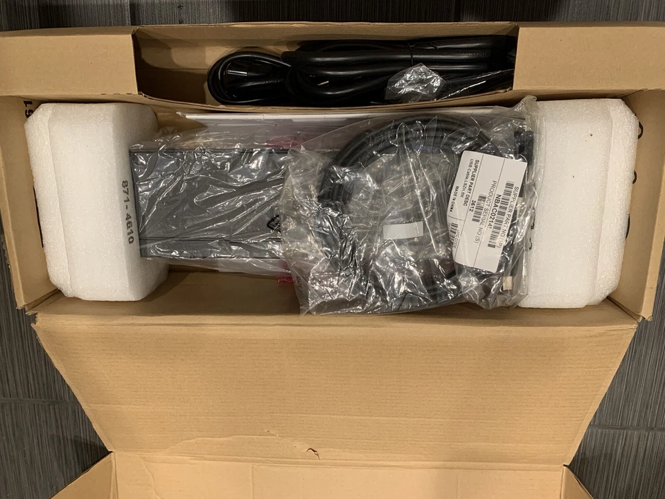 APC NBRK0450 NetBotz Rack Monitor 450 100-240V - Image 2 of 3