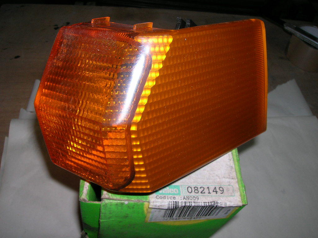 Clignotant avant gauche orange pour Citroën BX GTI - Pièce d'origine neuve d'époque
