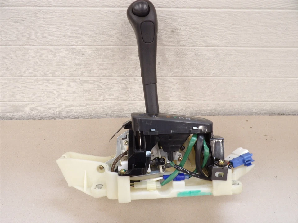 93-97 GEO PRIZM AUTOMATIC TRANSMISSION SHIFTER ASSEMBLY WITH KNOB AND INDICATOR - Image 3 of 4