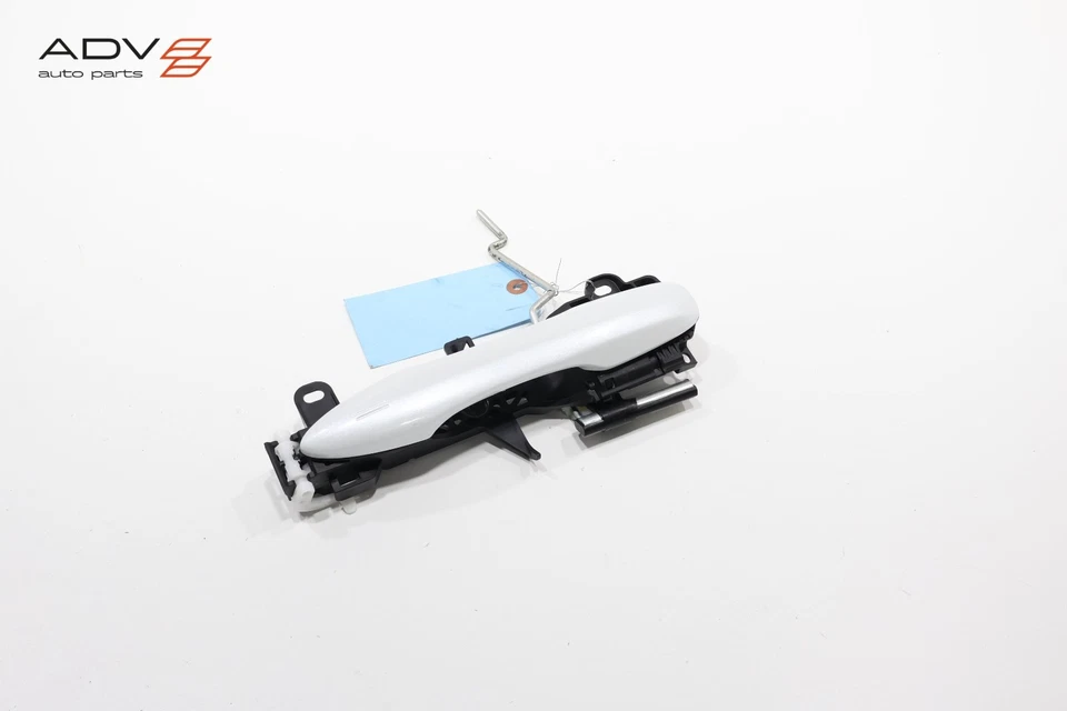 2021-2022 TOYOTA PRIUS PRIME FRONT RIGHT PASSENGER SIDE EXTERIOR DOOR HANDLE OEM - Image 2 of 4