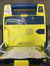CARDIAC SCIENCE POWERHEART  G3 in Case in excellent condition w/ battery