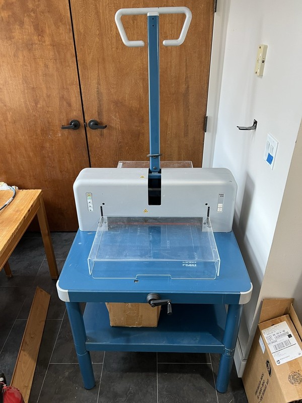 Dahle 858 Premium 18-1/2" Stack Paper Cutter w/Stand