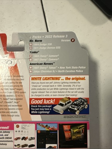 Johnny Lightning "YENKO" Chevrolet '69 & '67 Camaro 2-Pack White Lightning Chase - Picture 4 of 5
