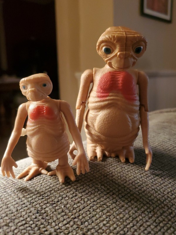 Vintage 1980's E.T.  Figurines  4" Neck Extending and 3" Wind Up Walking Walker