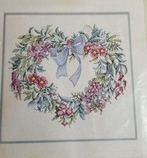 Elsa Williams Heartfelt Wreath Counted Cross Stitch Kit 02044 Made in USA NEW
