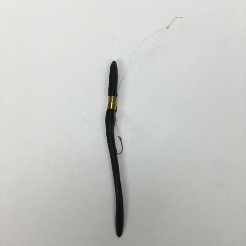 TWO WORM FISHING LURES - Picture 5 of 7
